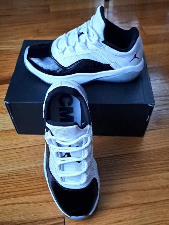 Air Jordan 11 CMFT Low Size 6.5Y Big Kids' Leather Shoes Sneakers DV2208-100 EUC - Picture 5 of 13